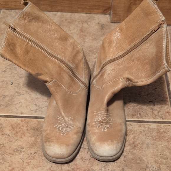 GAP Shoes - GAP Tan Heeled Boots for Women